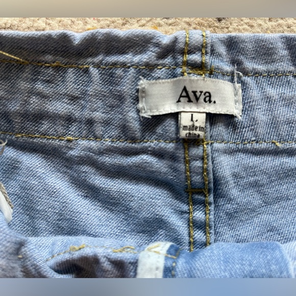 AVA Denim Shorts (large) - Picture 2 of 3